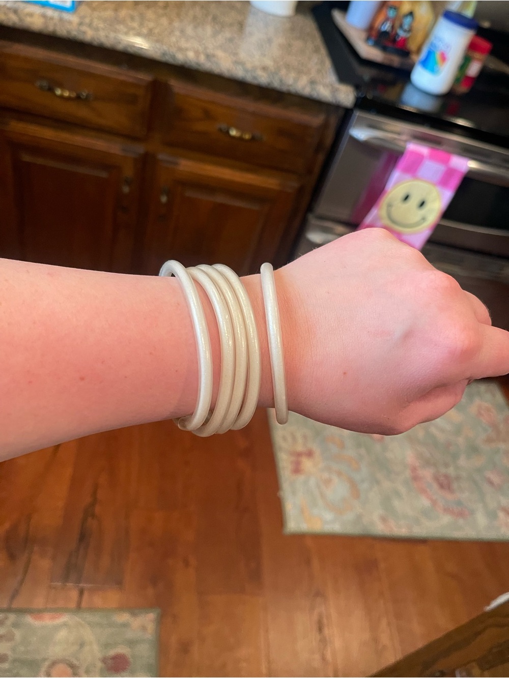 Assorted Women's bracelets - Picture 5 of 16